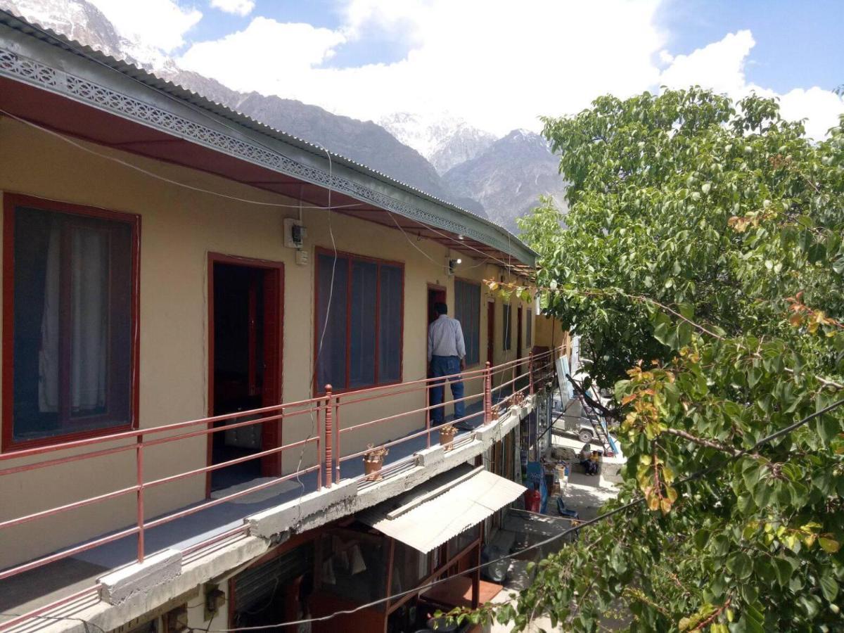 Ali Boq Hotel & Restaurant Karimabad  Exterior photo